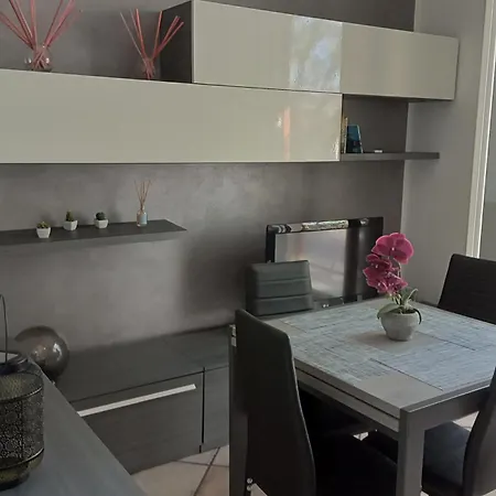 Apartment, Apartment